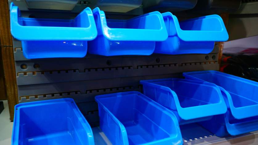 Plastic Storage Bins Are All the Rage & Other Moving Tips